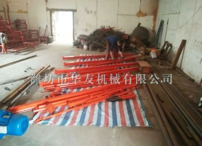 點擊查看詳細信息<br>標題：華友機械直滑式吊運機發(fā)貨現(xiàn)場 閱讀次數(shù)：7268