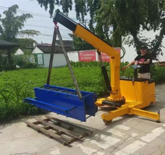 點擊查看詳細信息<br>標題：移動式液壓吊機 多款液壓小吊機 閱讀次數(shù)：1941